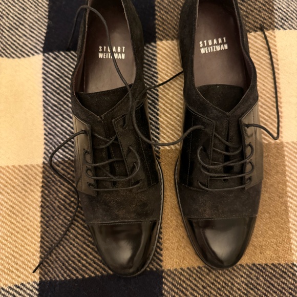 Stuart Weitzman Black Leather & Suede Flats with slight, 1 inch heel. Size 7.5 - Picture 6 of 6